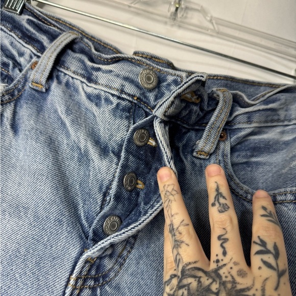 Old Navy High Rise Distressed Blue Jeans - Size 4 - Picture 5 of 8